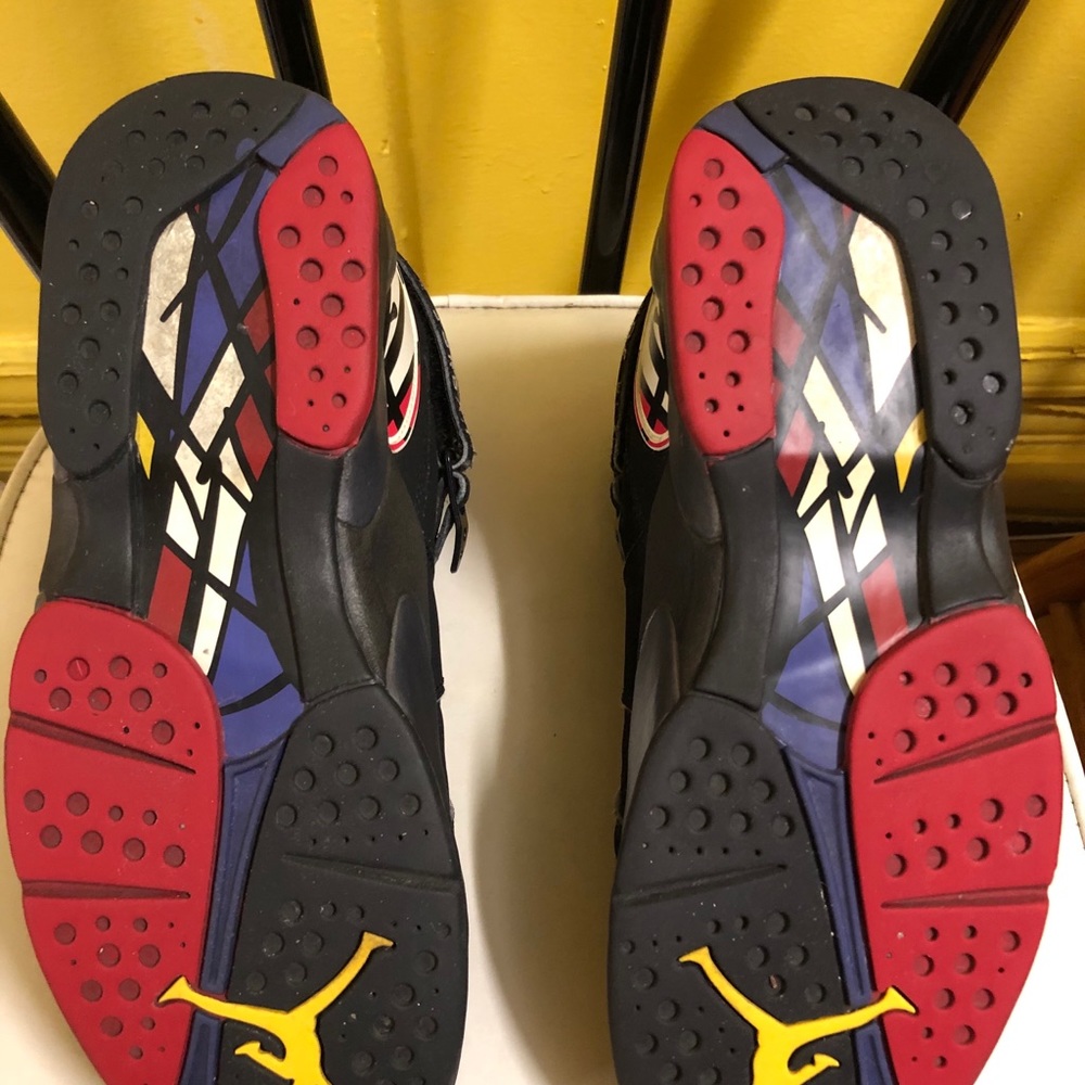 Jordan 8 Retro.